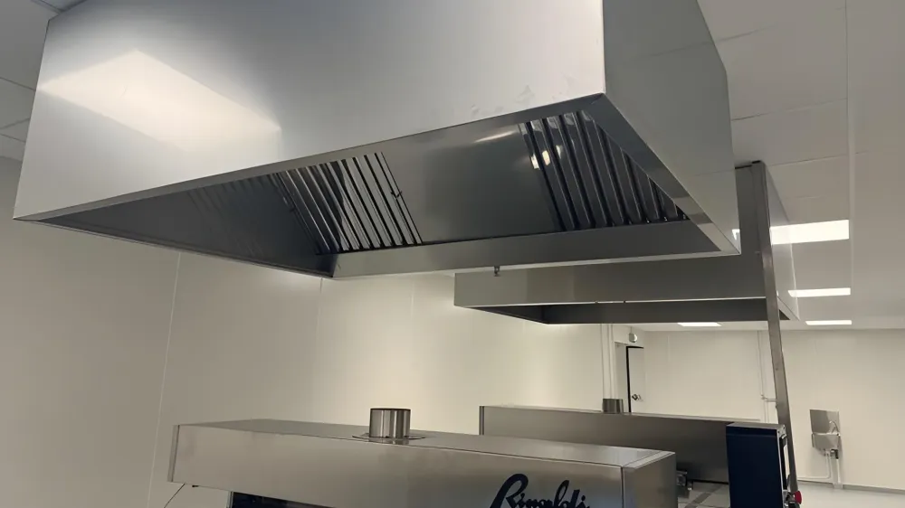 Hôte cuisine professionnelle et industrielle à Plouédern